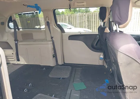 2015 Chrysler Town & Country Touring z USA, uszkodzony, nr VIN 2C4RC1BG4FR610254